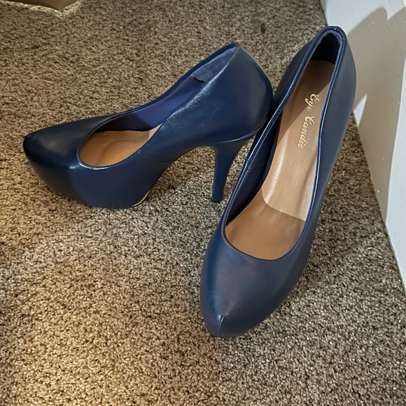 Platform pumps - Picture 3 of 3